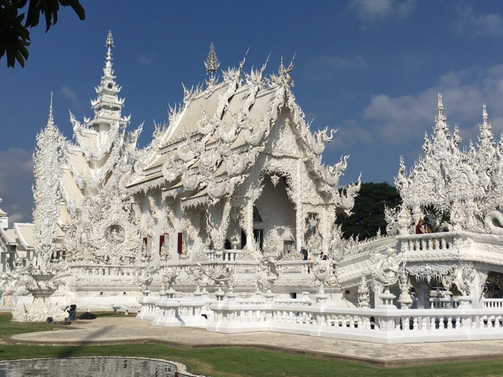 Wat Rong Khun ou "Templo Branco"