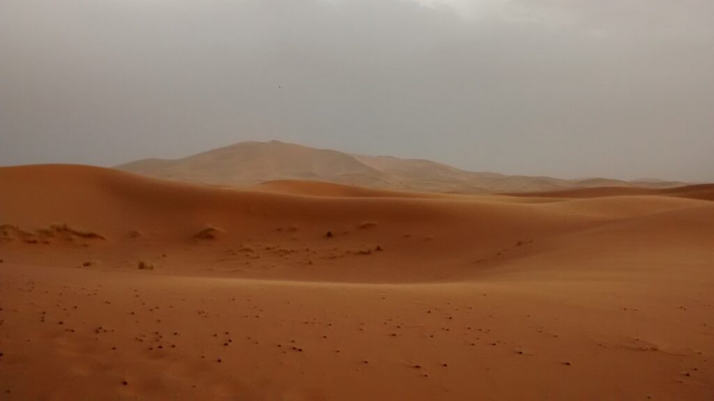 História de uma viagem: dormir no deserto do Saara - dunas e mais dunas!