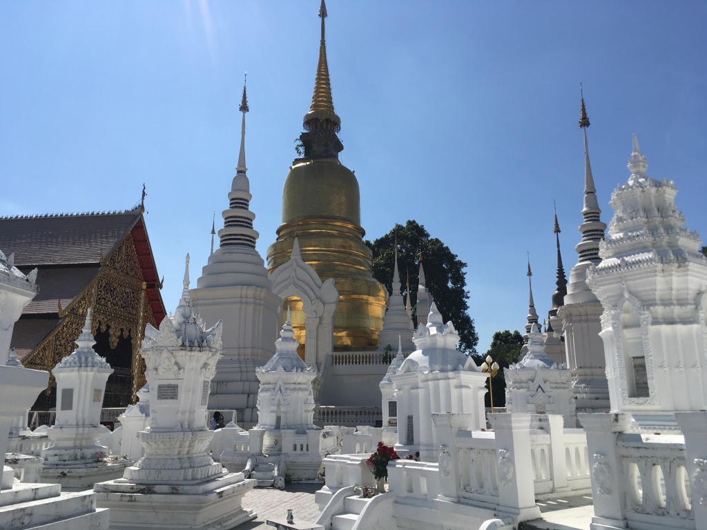 Wat Suan Dok, Chiang Mai: túmulos.