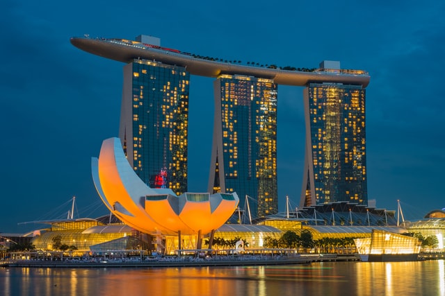 Singapura à noite: linda, fascinante, indescritível!