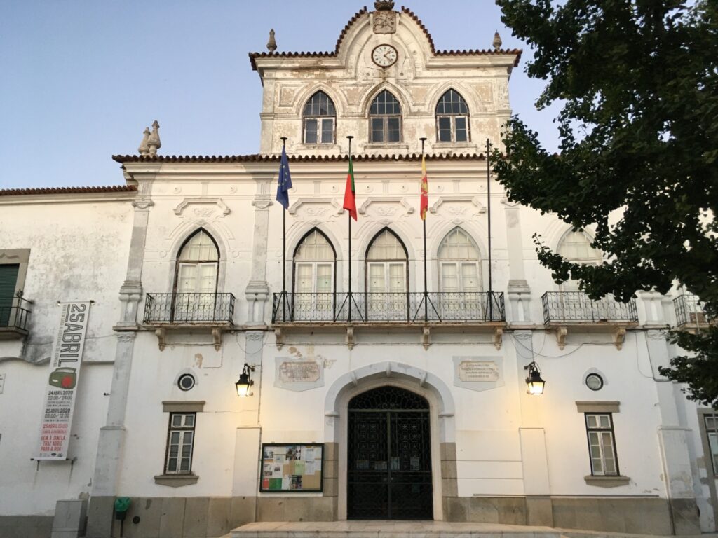 Câmara Municipal & Termas Romanas, Évora