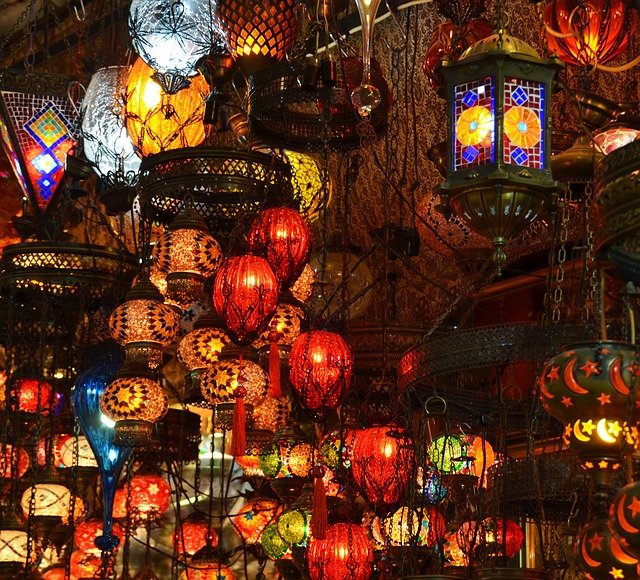 Grande Bazar em Istambul: lamparinas turcas e seus ares orientais...