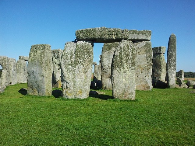 Monumentos Megalíticos Stonehenge: enormes blocos de pedras sobrepostos uns aos outros