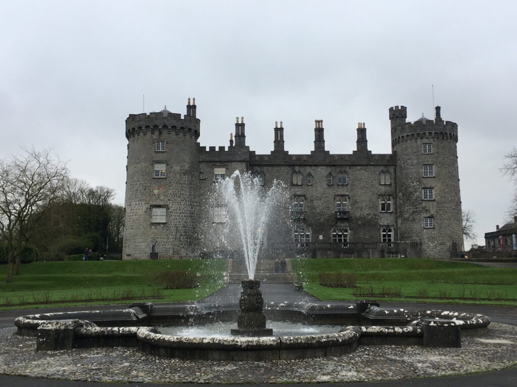 Castelo de Kilkenny: fachada