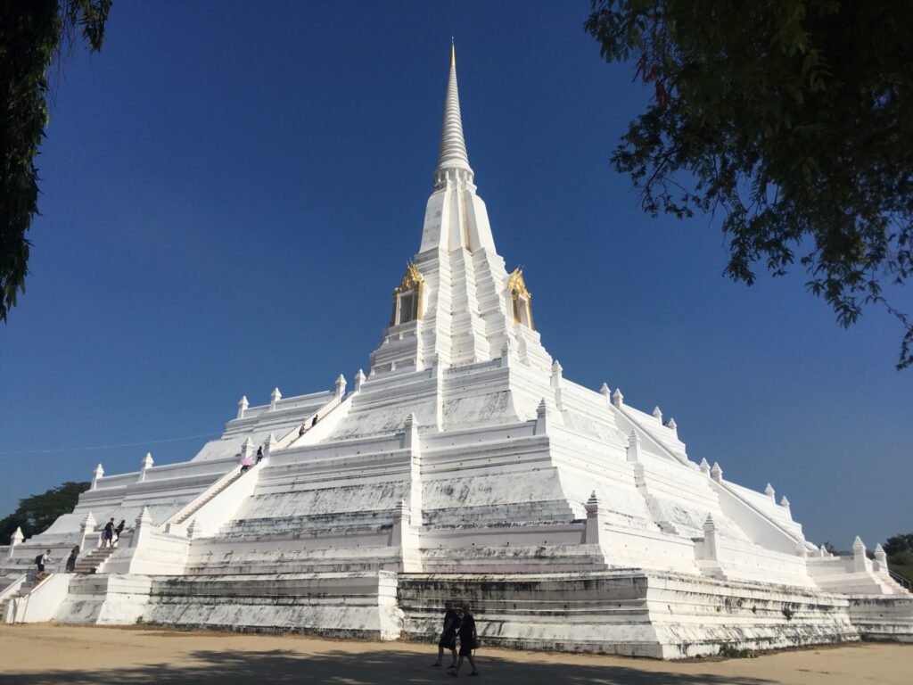 Wat Phu Khao, perto do sítio histórico de Ayutthaya: altamente recomendável! 